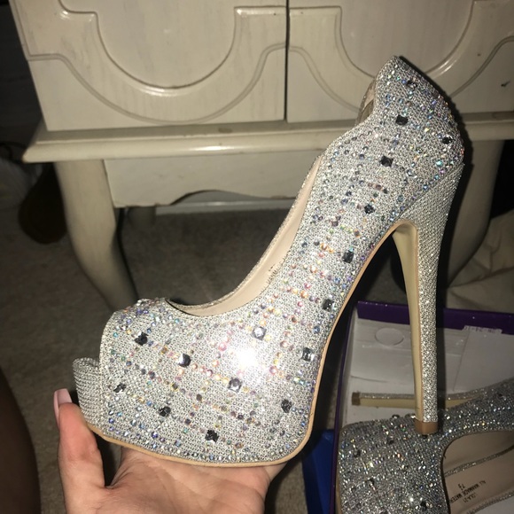 Platforms - Picture 2 of 6